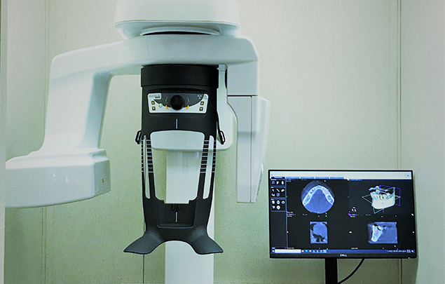 3 D C T scanner in dental office