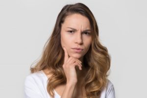 woman with perplexed expression 